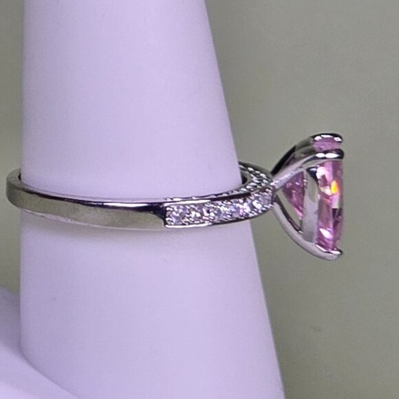 Heart-Shaped Pink Solitaire Ring With Accented Band Size 8.5 (NWOT) - Picture 3 of 6